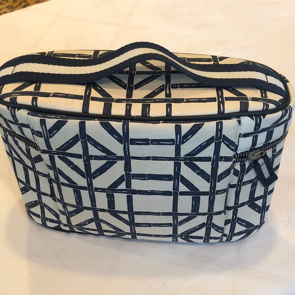 Makeup bag - Picture 2 of 5